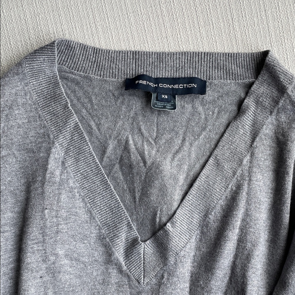 French connection Oversized slouchy relaxed fine-gauge V-neck jumper - size XS